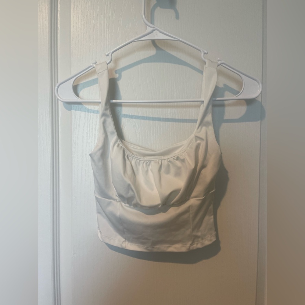Live In The Moment Women’s Size XS White Tank Top.